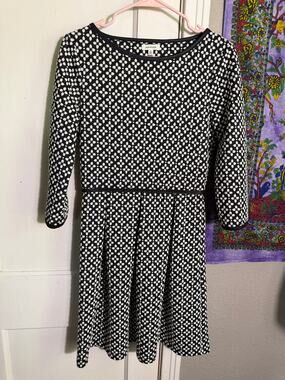 Max Studio Black & White Fit & Flare Floral Print Dress - Small